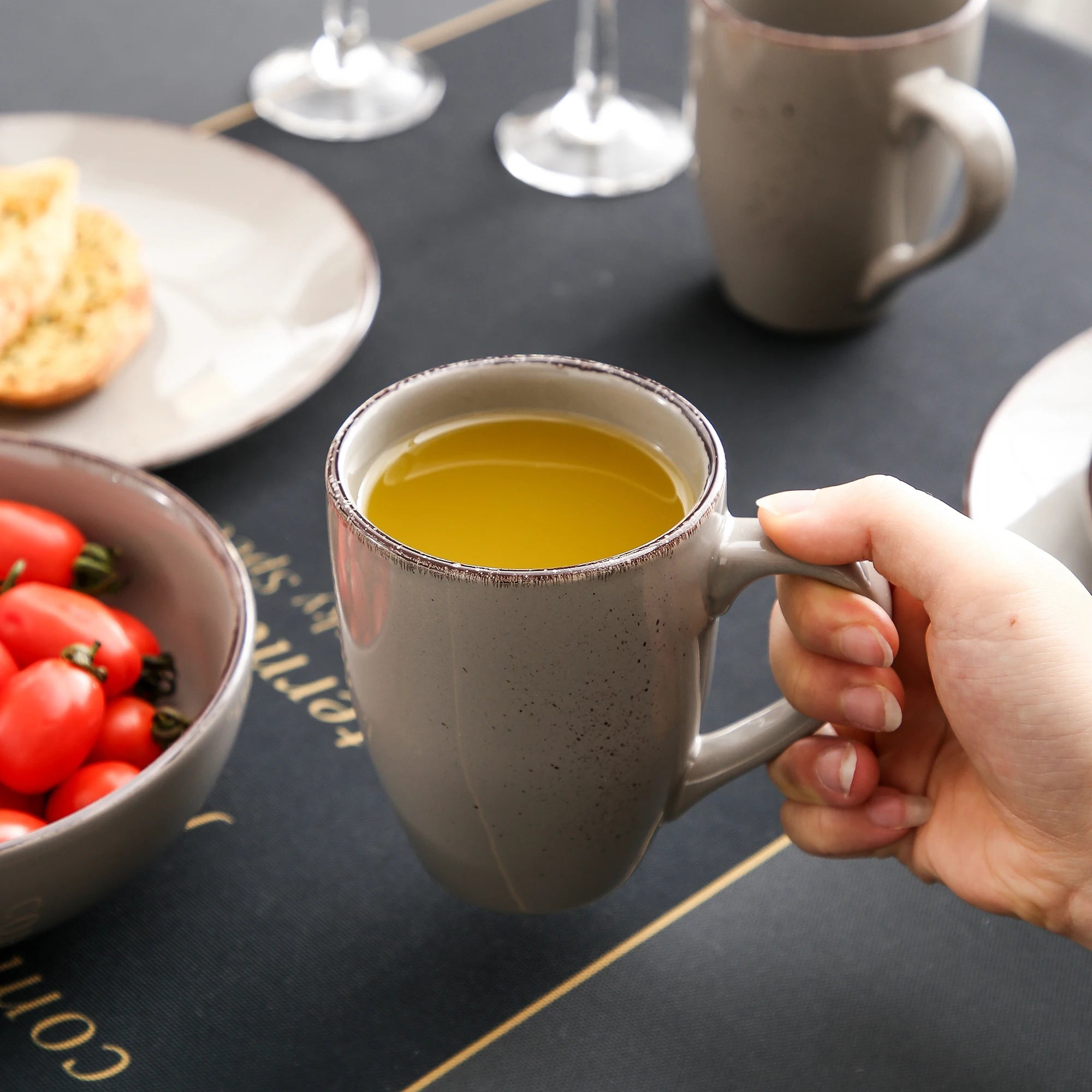 Vancasso Navia Grau 16/32/48-Stück Keramik Steinzeug Geschirr Set mit Teller, Dessert Platte, 800ml Schüssel, Becher Geschirr Set Geschirrsets Europa CE-zertifiziert Premium Qualitaet Kostenloser Versand