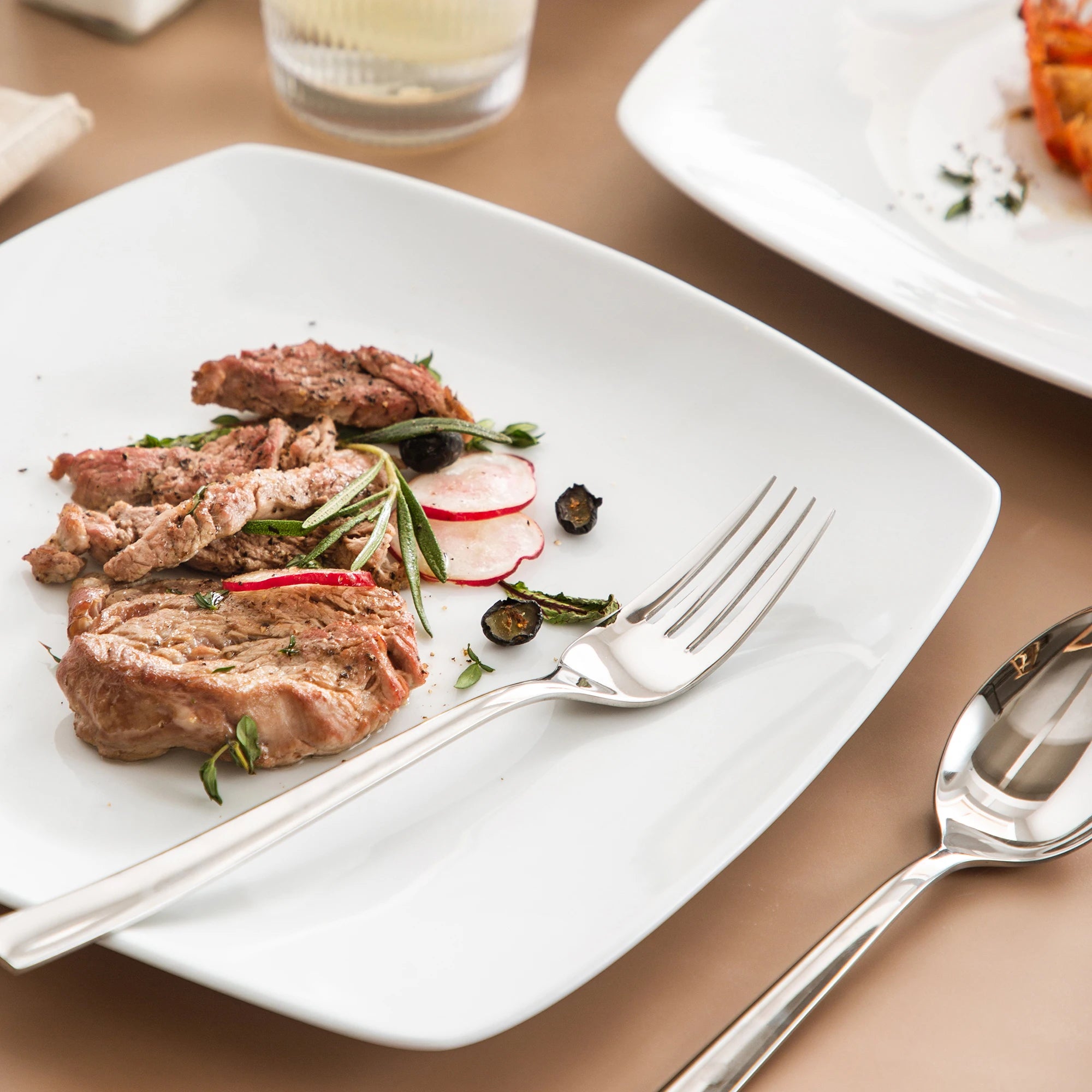 MALACASA 6/12-teiliges weißes quadratisches Porzellan-Essteller-Set, Dessertteller, Salat, Obst, Rindfleisch, flaches Teller-Set (23,5 x 23,5 x 2 cm) Geschirrsets Europa CE-zertifiziert Premium Qualitaet Kostenloser Versand