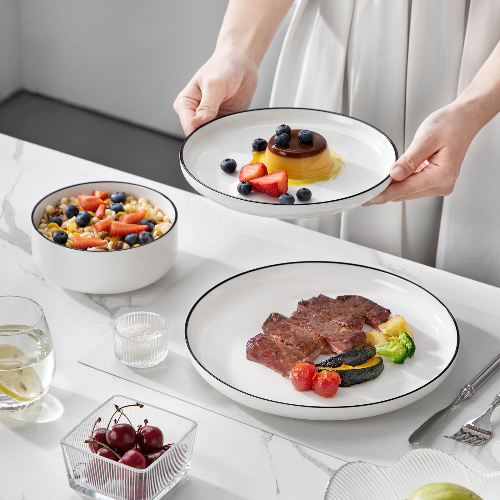 MALACASA 12/24-teiliges Geschirrset aus Keramikporzellan mit schwarzem Rand und 4/8-teiligem Abendessen-/Dessertteller/Schüssel-Geschirrset für 4 Personen Geschirrsets Europa CE-zertifiziert Premium Qualitaet Kostenloser Versand