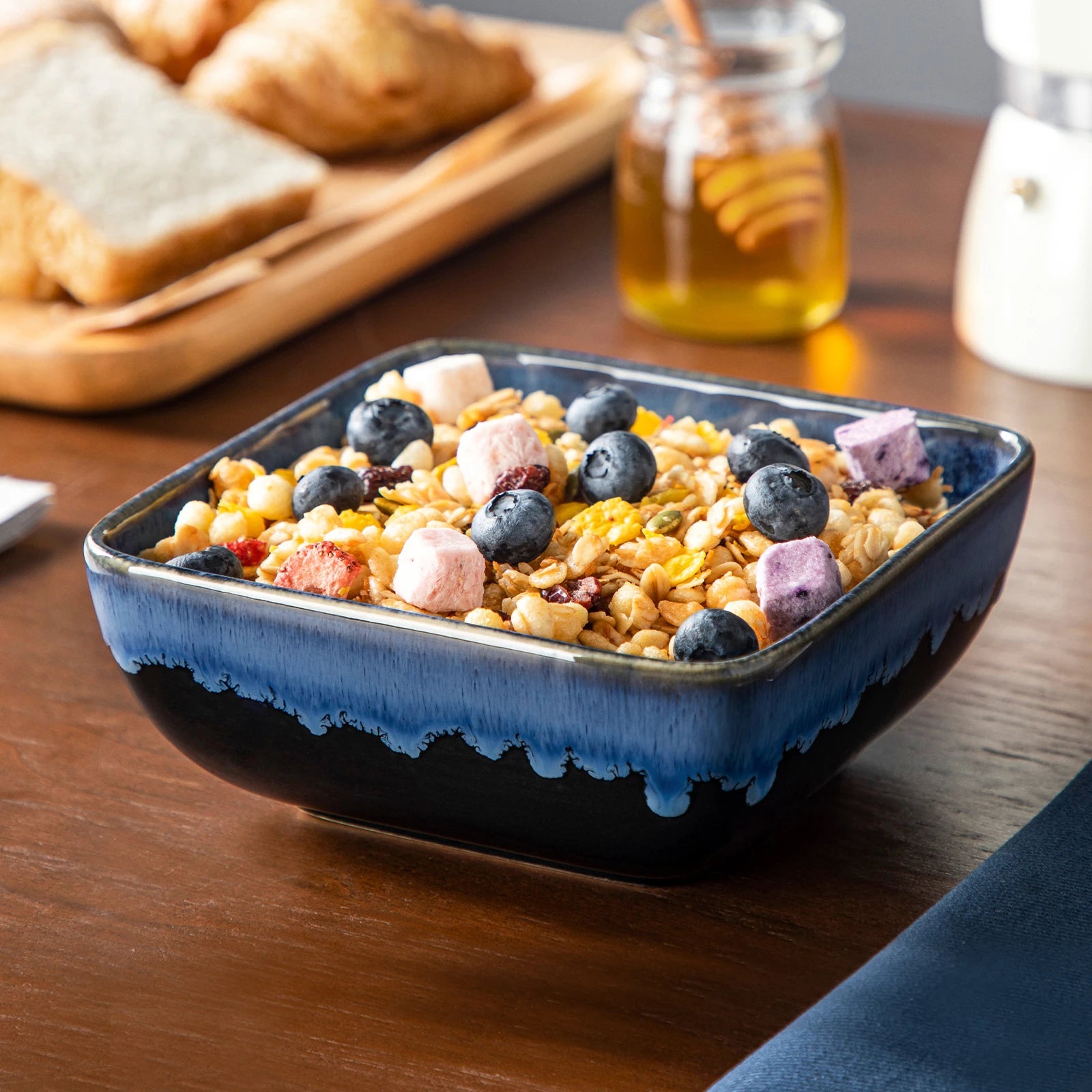 Vancasso Keramik-Geschirrset 24/12/36-teilig Quadratisch Blaue Reaktivglasur – Teller, Dessert, Schüssel Geschirrsets Europa CE-zertifiziert Premium Qualitaet Kostenloser Versand