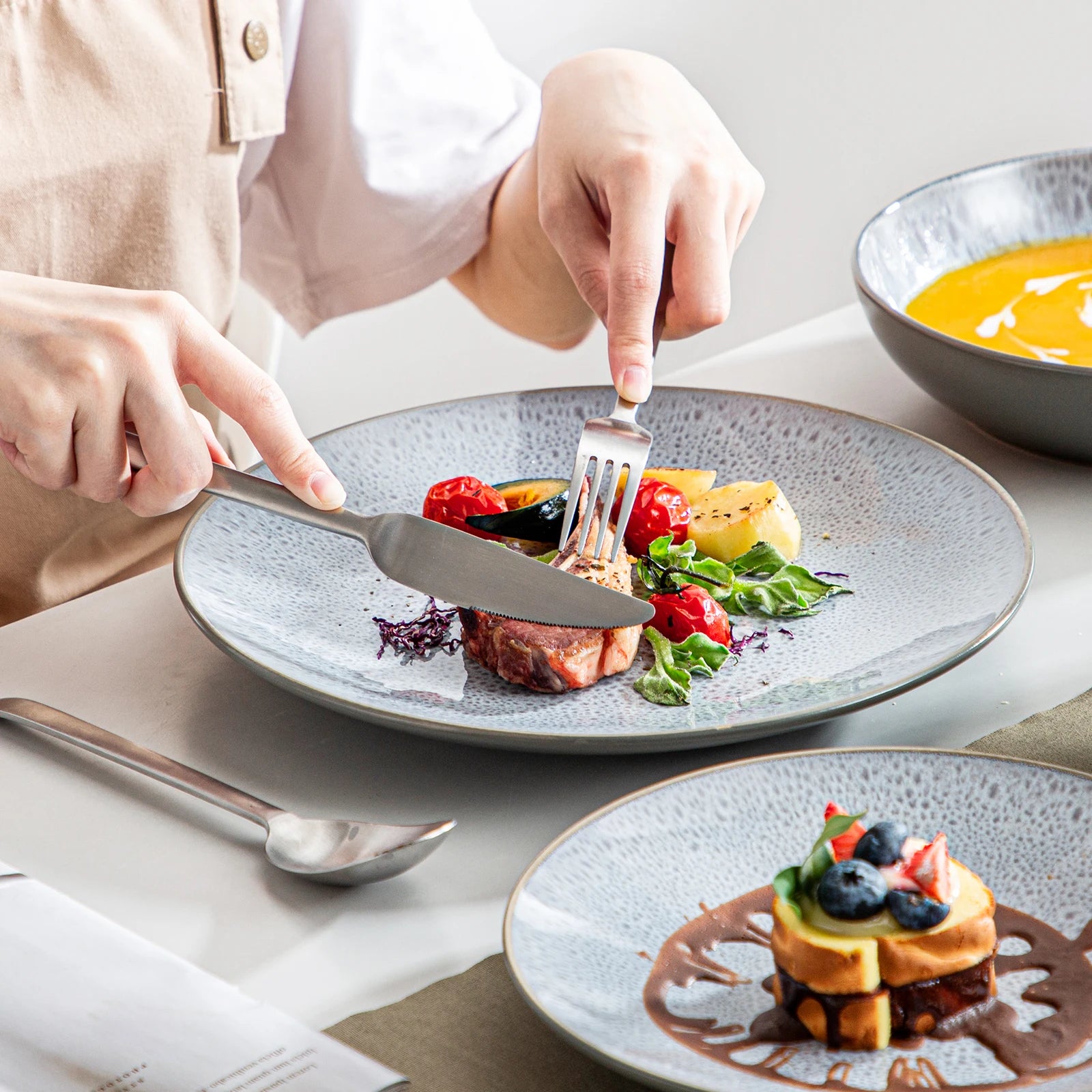 Vancasso Geschirrset 16/32-teilig Geprägtes Steinzeug – Teller, Dessert, Suppenschüssel, Becher Geschirrsets Europa CE-zertifiziert Premium Qualitaet Kostenloser Versand